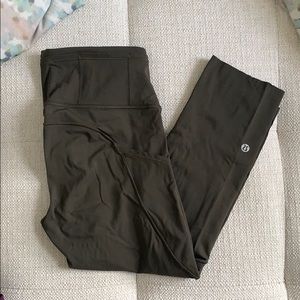 Lululemon olive green cropped leggings